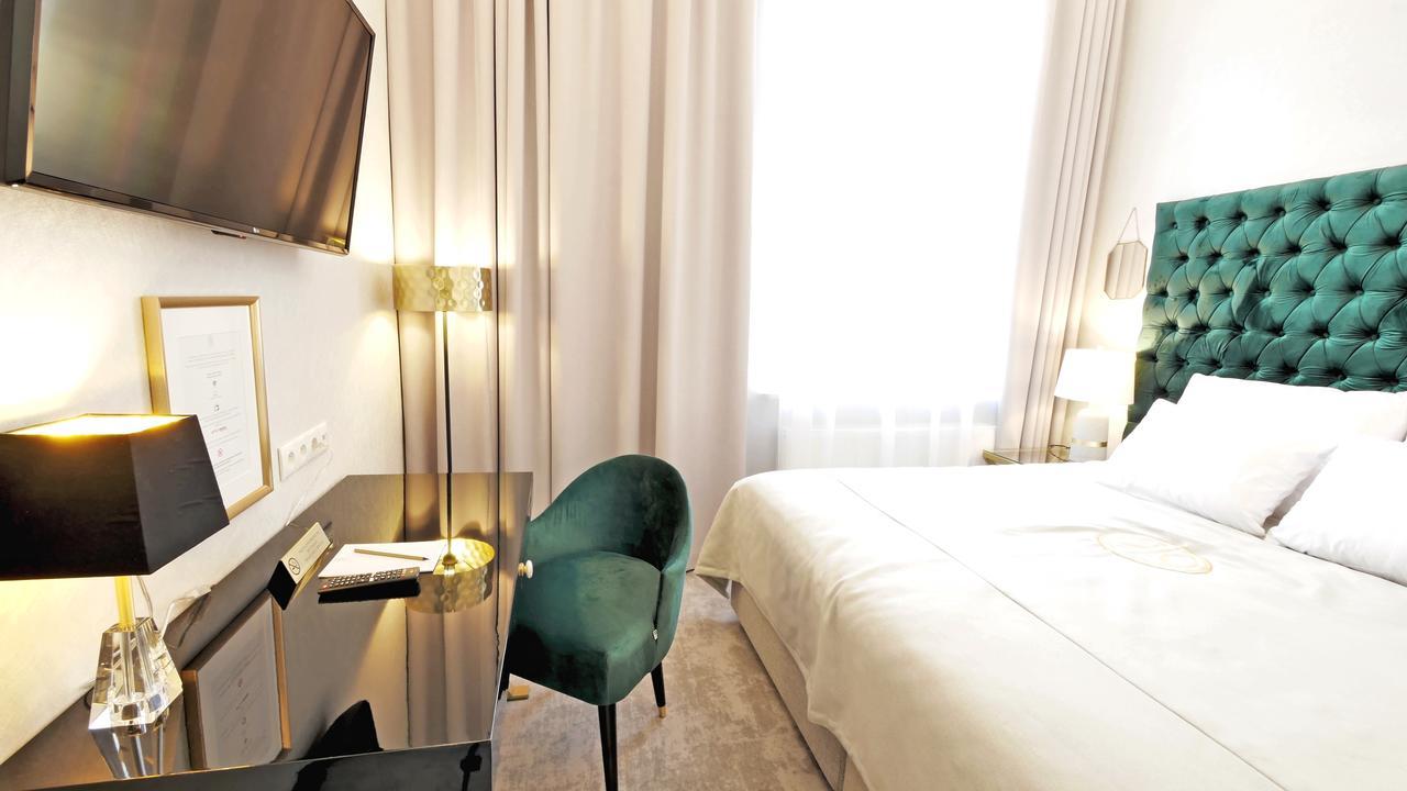 Deluxe Double Room,633414222:JPEG